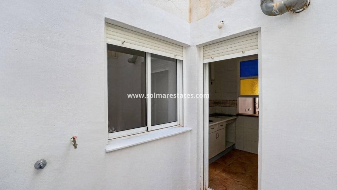 2 bedroom Apartment for sale in Torrevieja with pool - € 129,900 (Ref: 9888638)