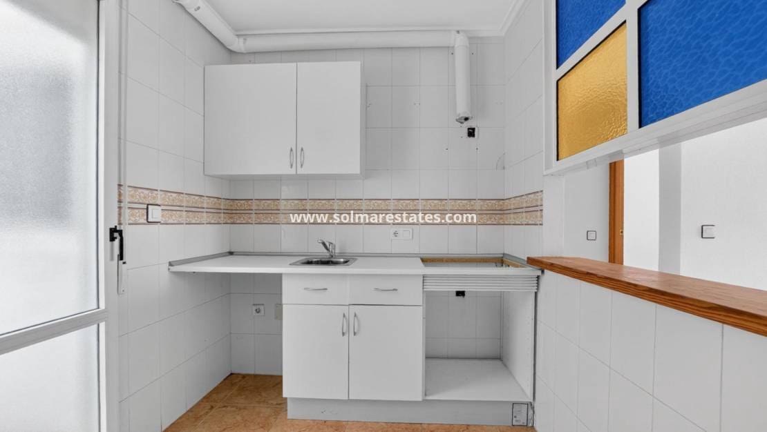 2 bedroom Apartment for sale in Torrevieja with pool - € 129,900 (Ref: 9888638)