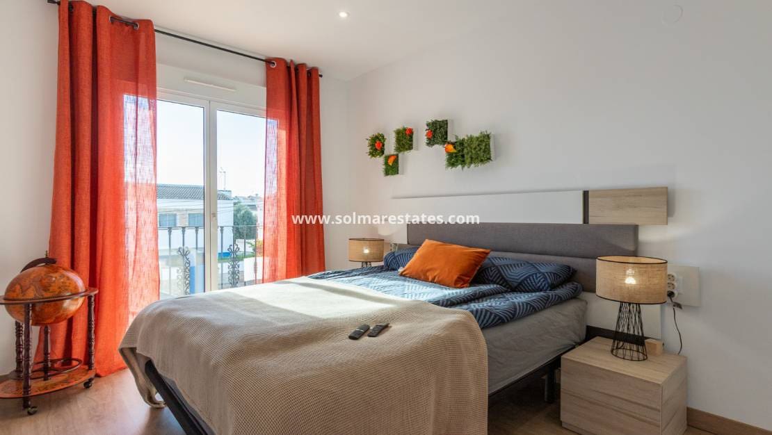 4 sypialnia Willa na sprzedaż w Los Balcones z basenem - 650 000 € (Ref: 9888639)