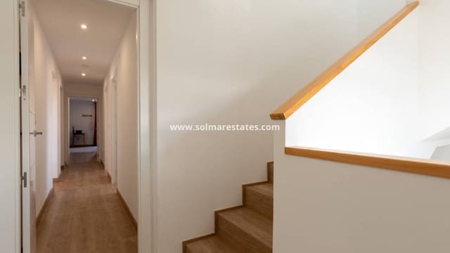 4 sypialnia Willa na sprzedaż w Los Balcones z basenem - 650 000 € (Ref: 9888639)