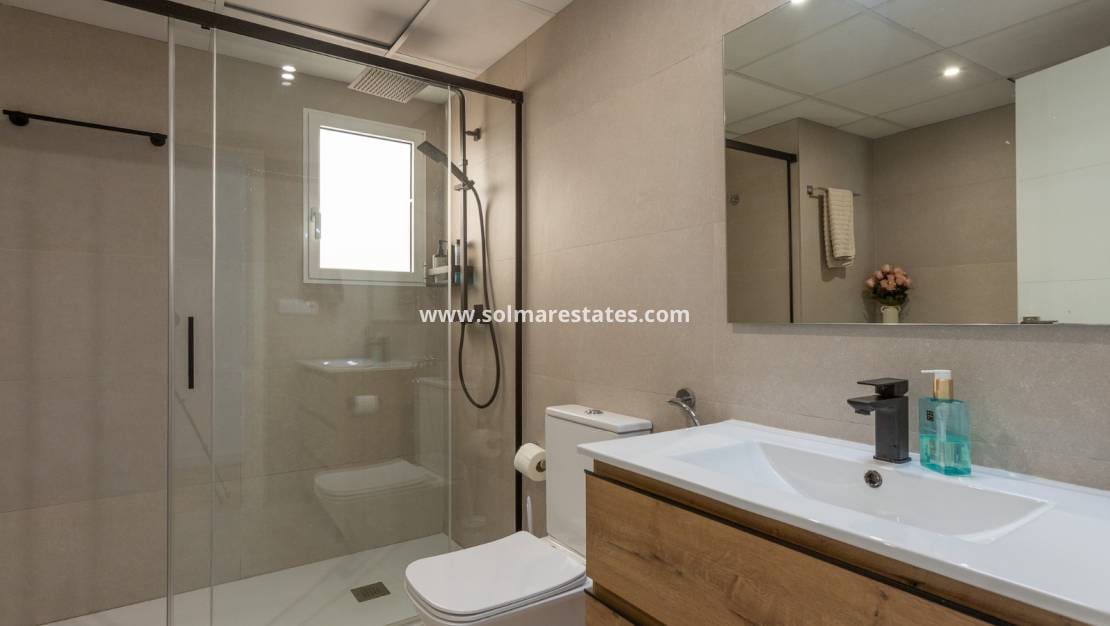 4 sypialnia Willa na sprzedaż w Los Balcones z basenem - 650 000 € (Ref: 9888639)