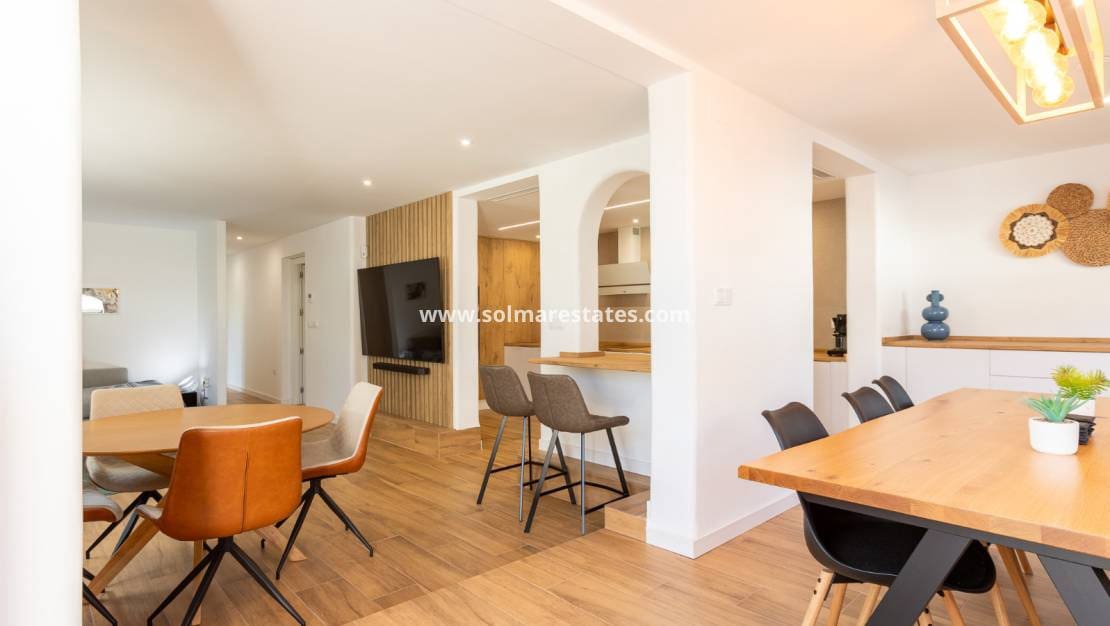 4 sypialnia Willa na sprzedaż w Los Balcones z basenem - 650 000 € (Ref: 9888639)