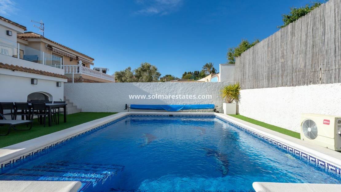 4 sypialnia Willa na sprzedaż w Los Balcones z basenem - 650 000 € (Ref: 9888639)