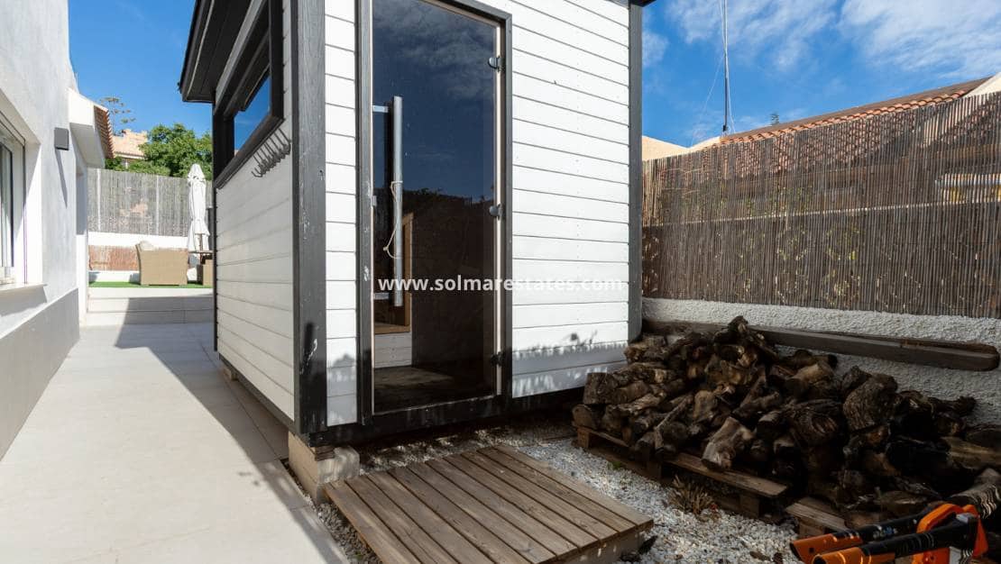 4 sypialnia Willa na sprzedaż w Los Balcones z basenem - 650 000 € (Ref: 9888639)