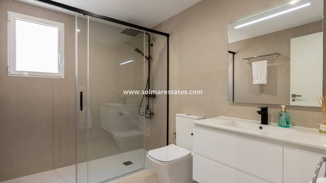 4 sypialnia Willa na sprzedaż w Los Balcones z basenem - 650 000 € (Ref: 9888639)