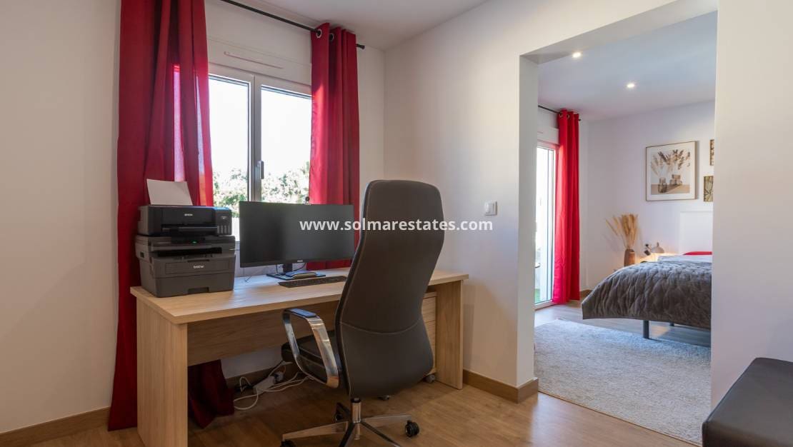 4 sypialnia Willa na sprzedaż w Los Balcones z basenem - 650 000 € (Ref: 9888639)