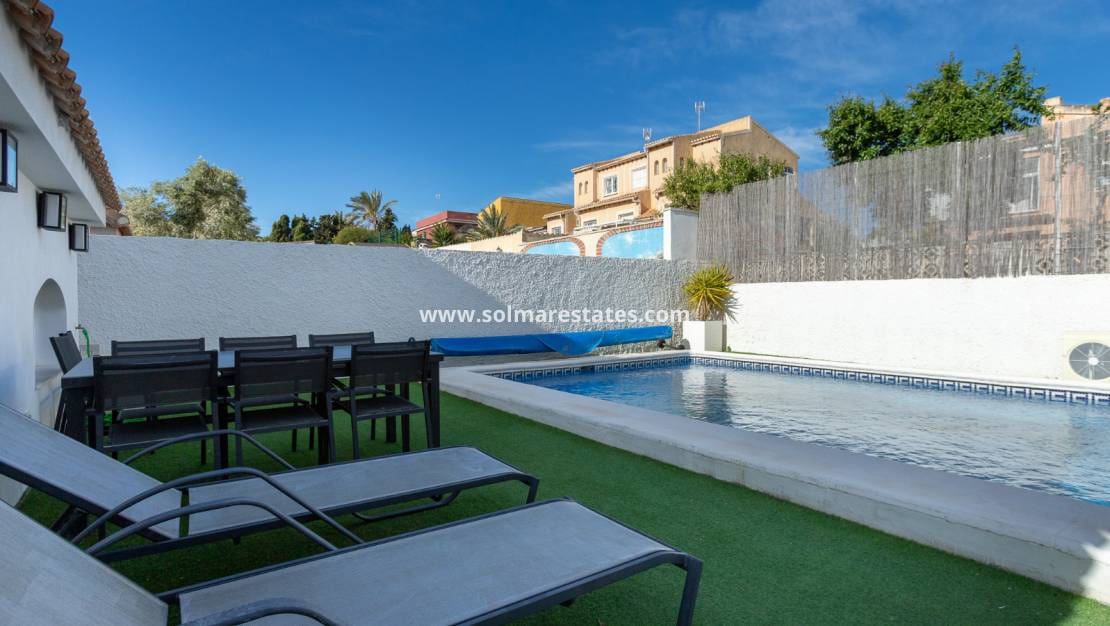 4 sypialnia Willa na sprzedaż w Los Balcones z basenem - 650 000 € (Ref: 9888639)