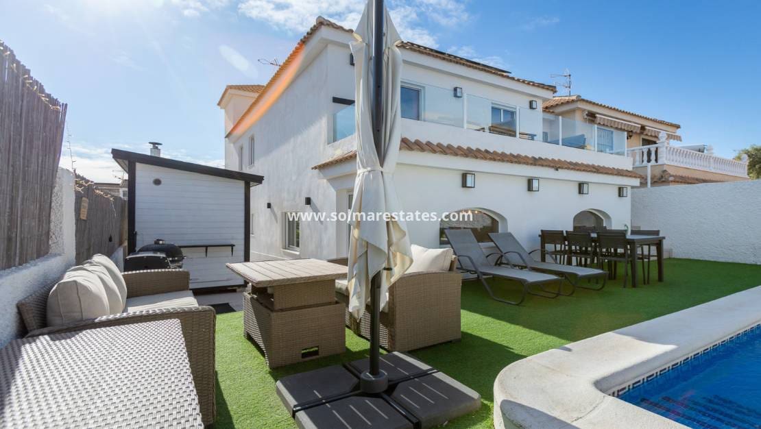 4 sypialnia Willa na sprzedaż w Los Balcones z basenem - 650 000 € (Ref: 9888639)