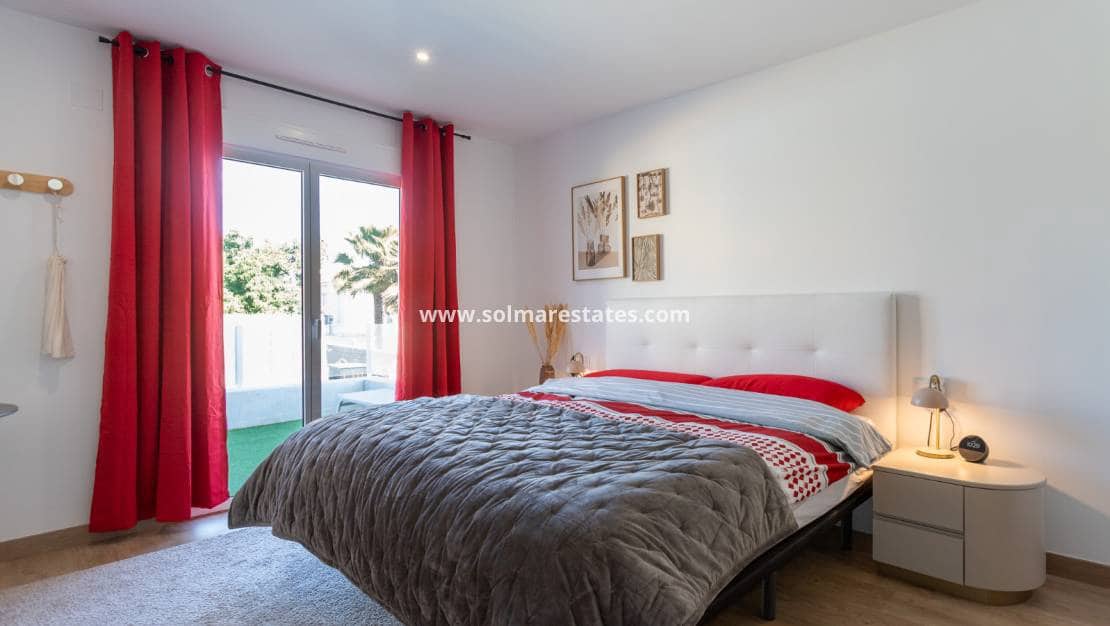 4 sypialnia Willa na sprzedaż w Los Balcones z basenem - 650 000 € (Ref: 9888639)