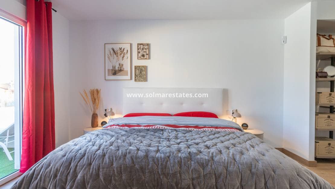 4 sypialnia Willa na sprzedaż w Los Balcones z basenem - 650 000 € (Ref: 9888639)