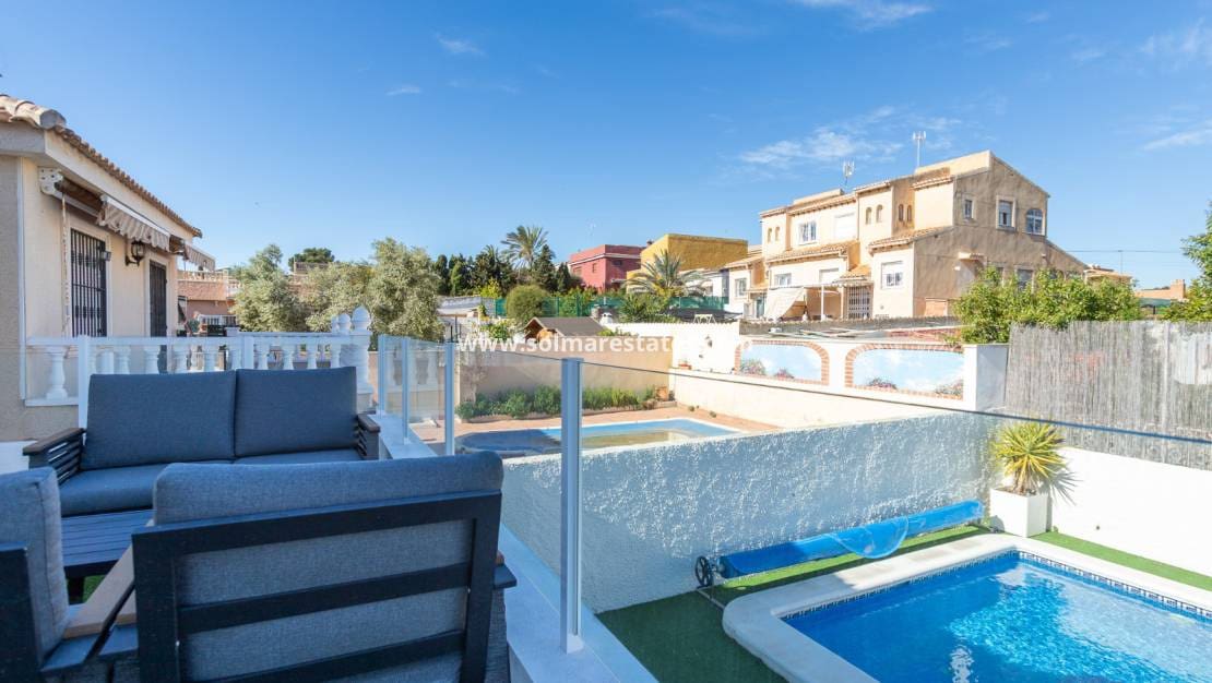 4 sypialnia Willa na sprzedaż w Los Balcones z basenem - 650 000 € (Ref: 9888639)