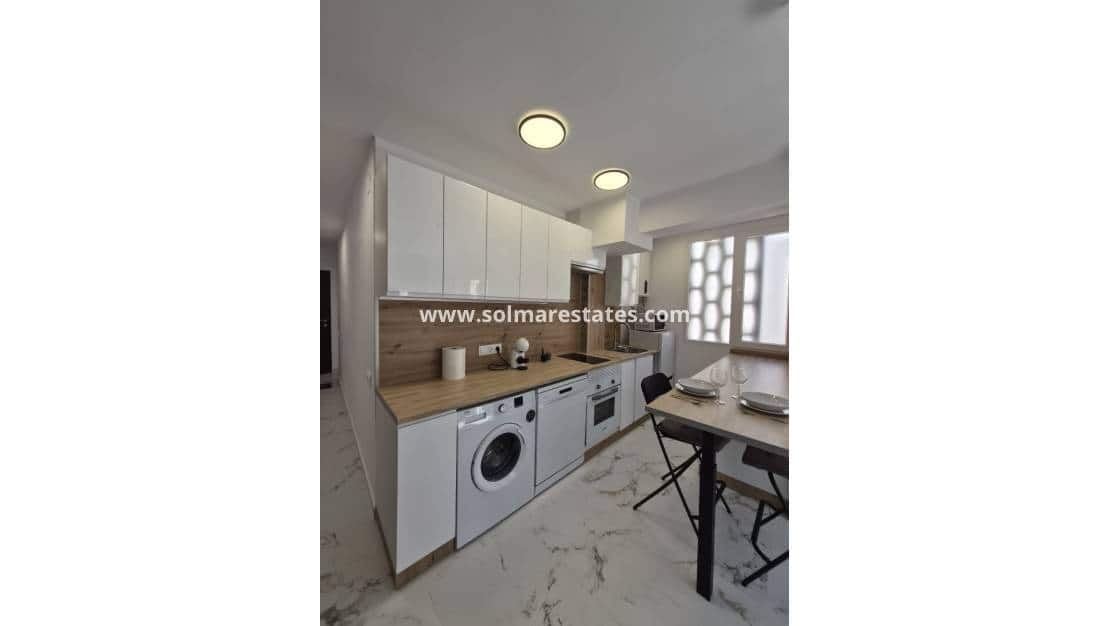 2 sypialnia Apartament na sprzedaż w Torrevieja - 190 000 € (Ref: 9888641)