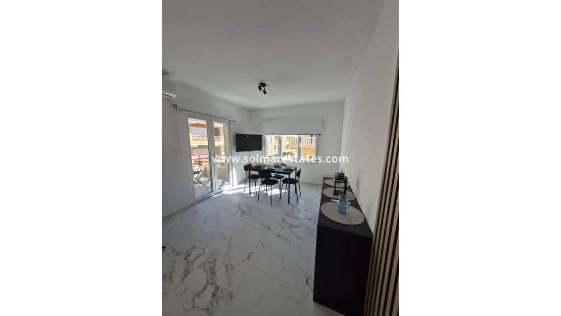 2 sypialnia Apartament na sprzedaż w Torrevieja - 190 000 € (Ref: 9888641)