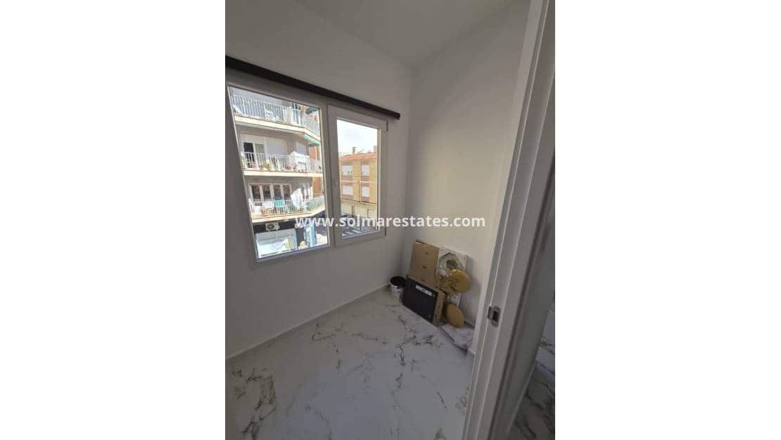 2 sypialnia Apartament na sprzedaż w Torrevieja - 190 000 € (Ref: 9888641)