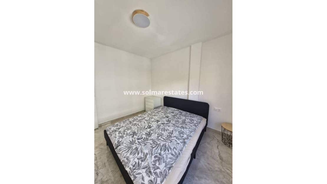 2 sypialnia Apartament na sprzedaż w Torrevieja - 190 000 € (Ref: 9888641)