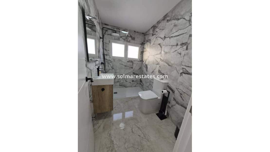 2 sypialnia Apartament na sprzedaż w Torrevieja - 190 000 € (Ref: 9888641)