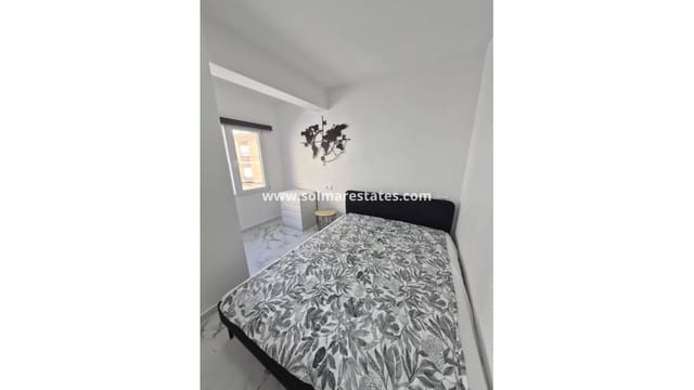 Apartamento de 2 habitaciones en Las Piscinas Naturales, Torrevieja en venta - 190.000 € (Ref: 9888641)