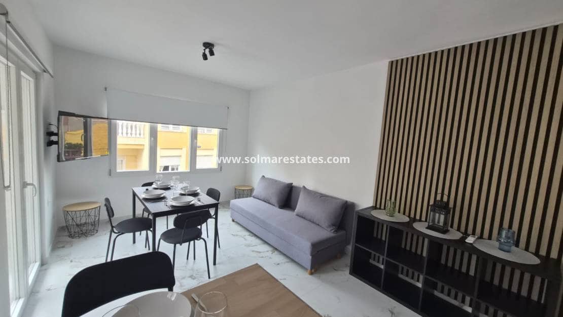2 bedroom Apartment for sale in Torrevieja - € 180,000 (Ref: 9888641)