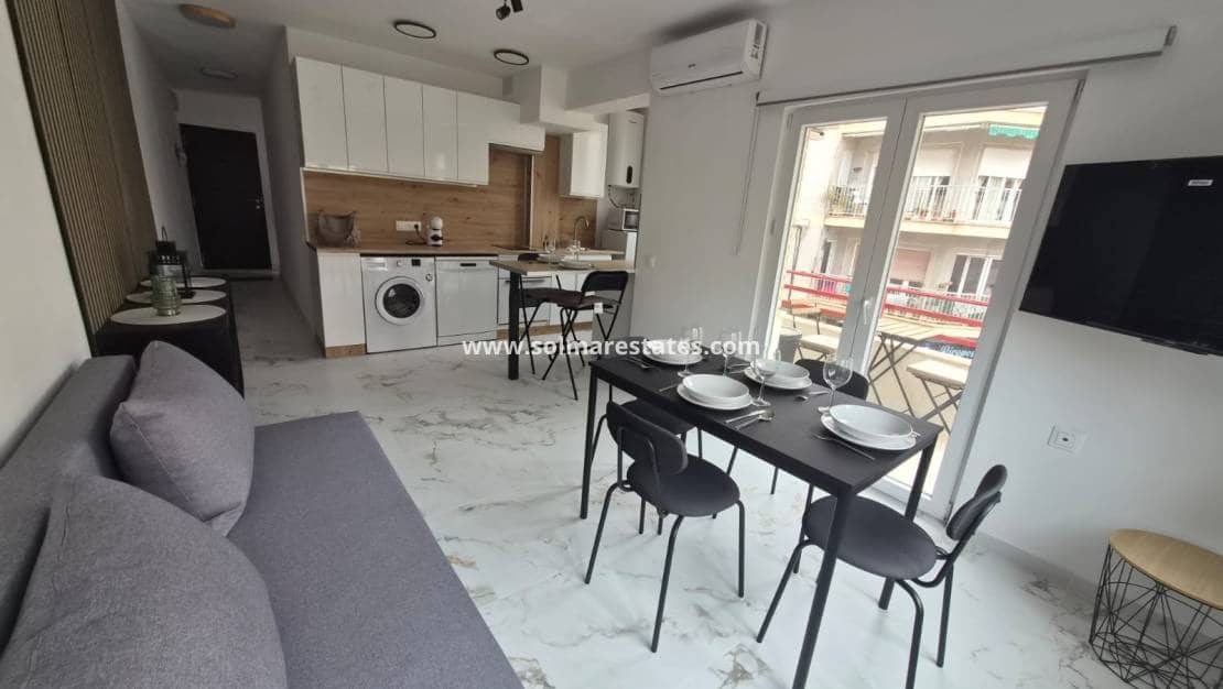 2 bedroom Apartment for sale in Torrevieja - € 180,000 (Ref: 9888641)