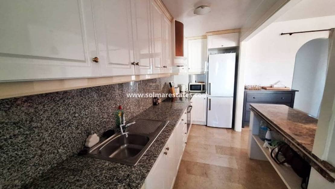 3 soveværelse Lejlighed til salg i Villamartin med swimmingpool - € 249.000 (Ref: 9889361)