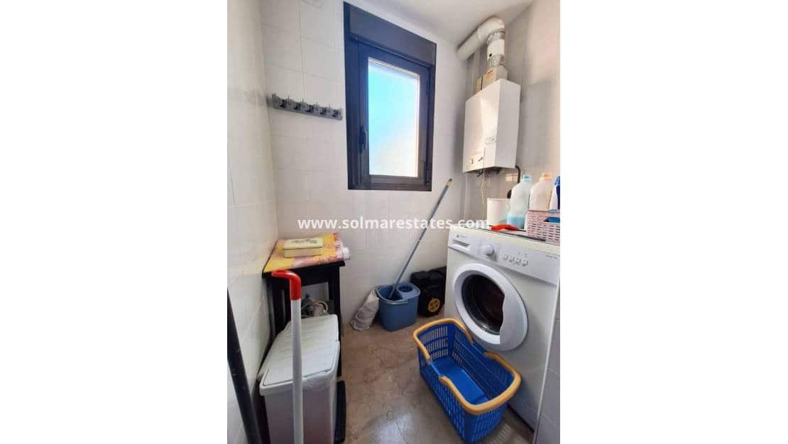 3 soveværelse Lejlighed til salg i Villamartin med swimmingpool - € 249.000 (Ref: 9889361)