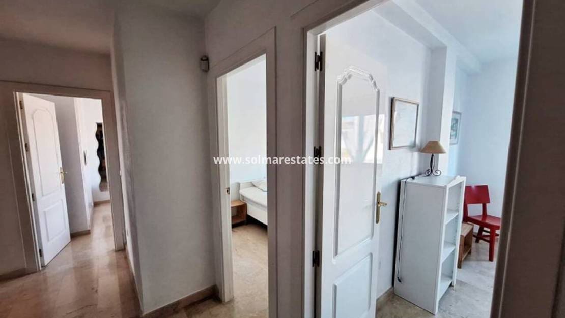 3 soveværelse Lejlighed til salg i Villamartin med swimmingpool - € 249.000 (Ref: 9889361)
