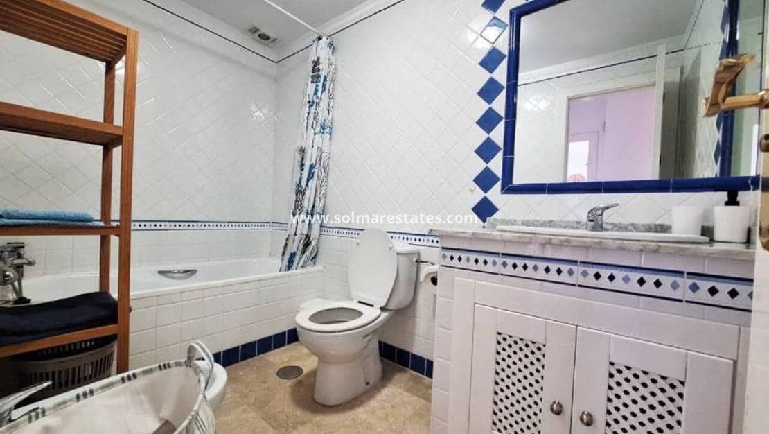 3 soveværelse Lejlighed til salg i Villamartin med swimmingpool - € 249.000 (Ref: 9889361)