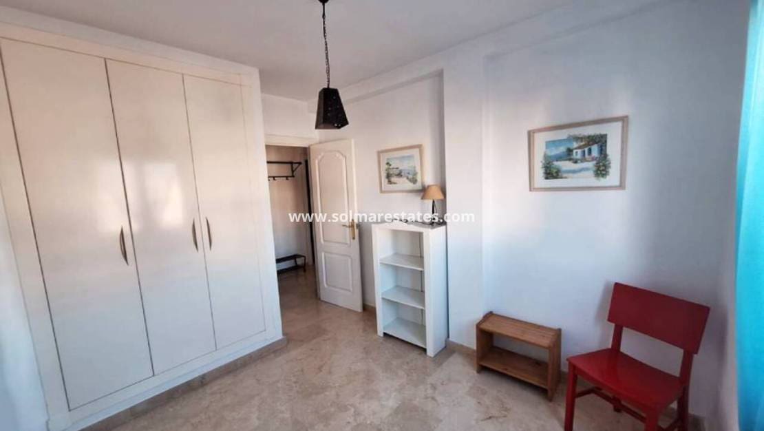3 soveværelse Lejlighed til salg i Villamartin med swimmingpool - € 249.000 (Ref: 9889361)