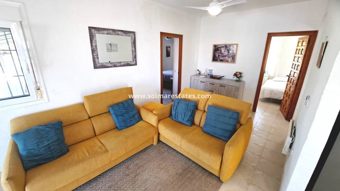 3 sovrum Villa till salu i Villamartin med pool - 350 000 € (Ref: 9889362)