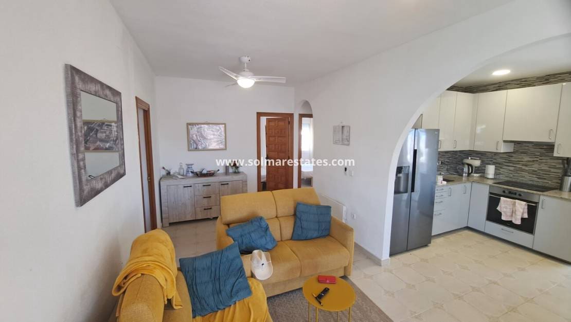 3 sovrum Villa till salu i Villamartin med pool - 350 000 € (Ref: 9889362)