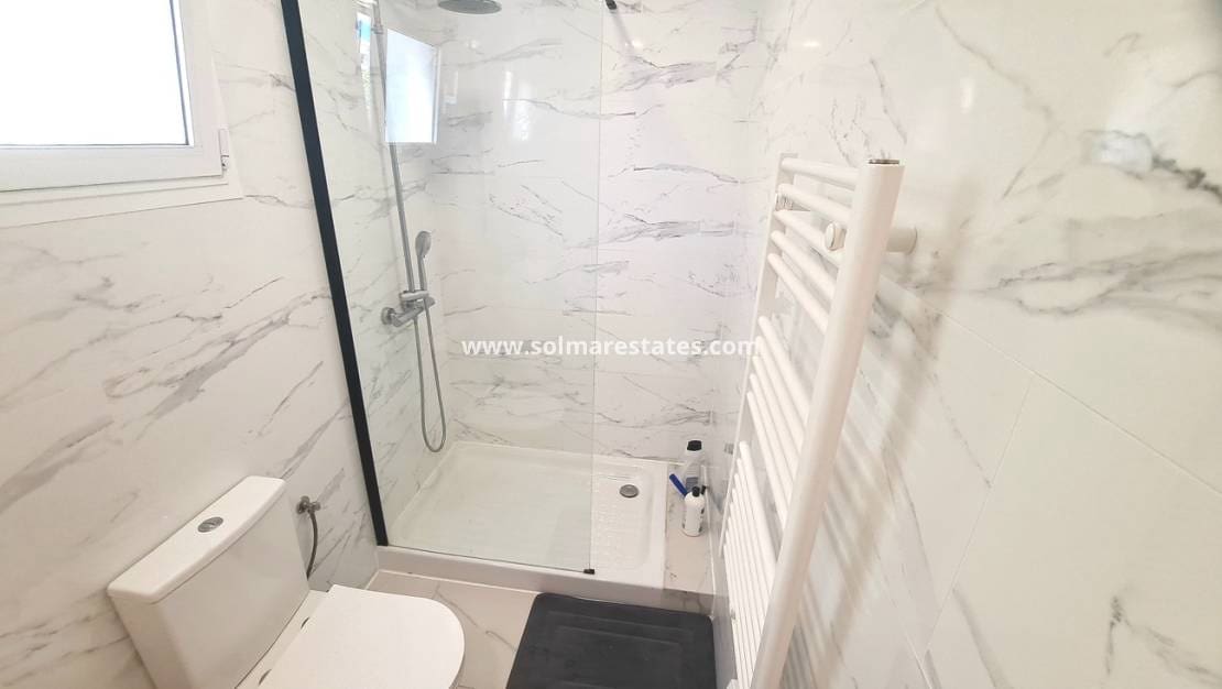 3 sovrum Villa till salu i Villamartin med pool - 350 000 € (Ref: 9889362)