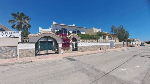 3 sovrum Villa till salu i Villamartin, Orihuela med pool - 350 000 € (Ref: 9889362)