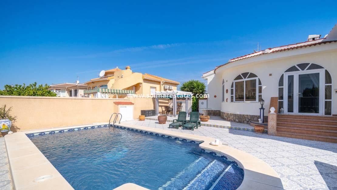 3 sypialnia Willa na sprzedaż w Ciudad Quesada z basenem - 399 000 € (Ref: 9889363)