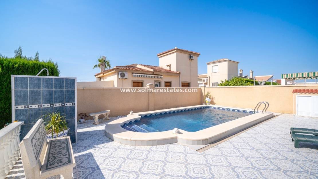 3 sypialnia Willa na sprzedaż w Ciudad Quesada z basenem - 399 000 € (Ref: 9889363)