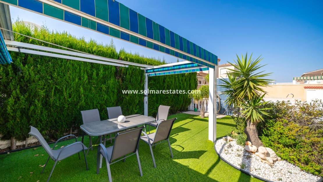 3 sypialnia Willa na sprzedaż w Ciudad Quesada z basenem - 399 000 € (Ref: 9889363)