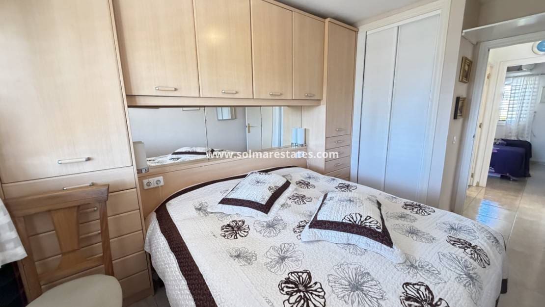 2 makuuhuone Huoneisto myytävänä paikassa Cabo Roig mukana uima-altaan - 209 000 € (Ref: 9890942)