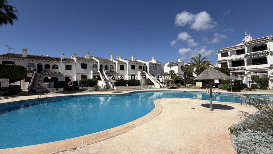 2 makuuhuone Huoneisto myytävänä paikassa Cabo Roig mukana uima-altaan - 209 000 € (Ref: 9890942)