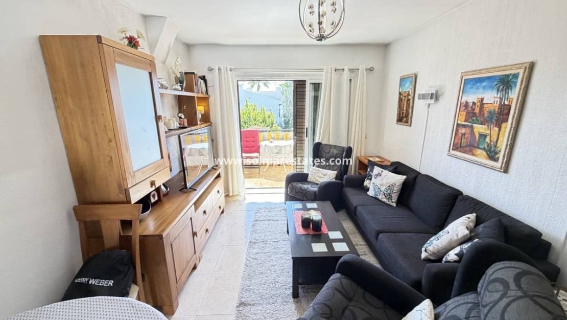 2 makuuhuone Huoneisto myytävänä paikassa Cabo Roig mukana uima-altaan - 209 000 € (Ref: 9890942)
