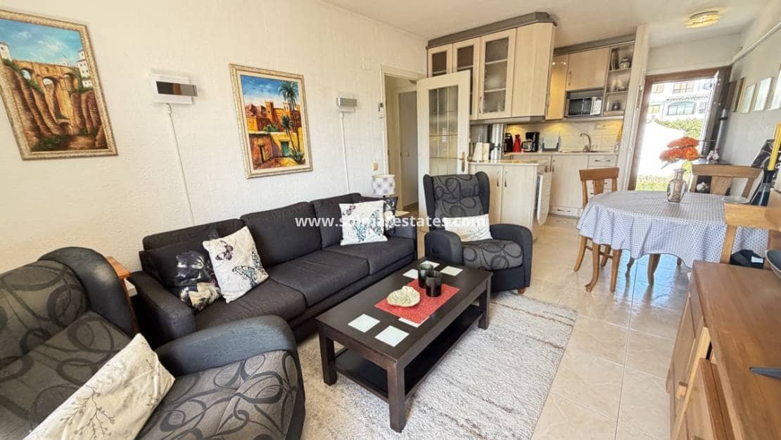 2 makuuhuone Huoneisto myytävänä paikassa Cabo Roig mukana uima-altaan - 209 000 € (Ref: 9890942)