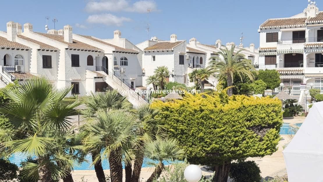 2 makuuhuone Huoneisto myytävänä paikassa Cabo Roig mukana uima-altaan - 209 000 € (Ref: 9890942)