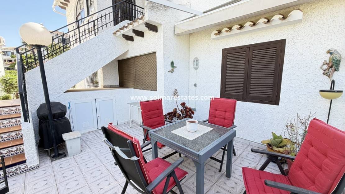 2 makuuhuone Huoneisto myytävänä paikassa Cabo Roig mukana uima-altaan - 209 000 € (Ref: 9890942)