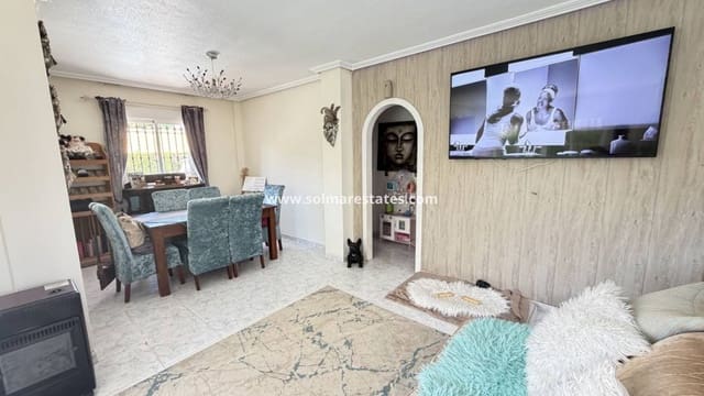 4 soveværelse Villa til salg i Villamartin, Orihuela med swimmingpool - € 399.995 (Ref: 9890943)