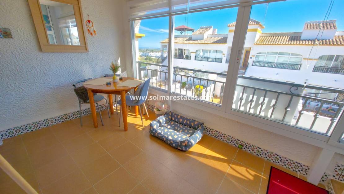 2 soverom Leilighet til salgs i Los Montesinos med svømmebasseng - € 135 000 (Ref: 9891045)