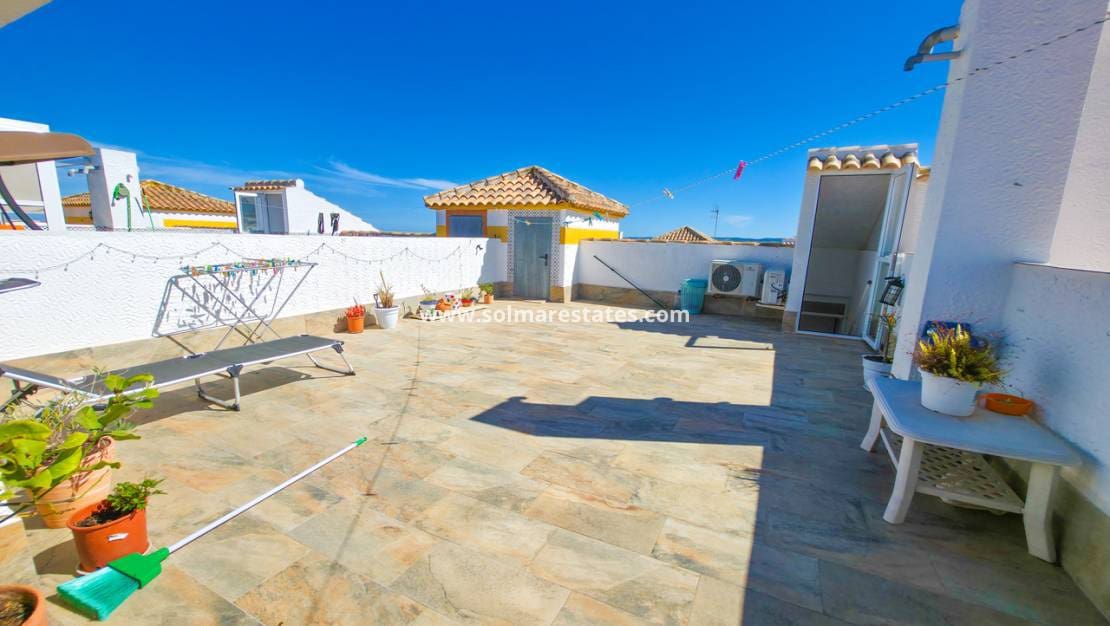 2 soverom Leilighet til salgs i Los Montesinos med svømmebasseng - € 135 000 (Ref: 9891045)