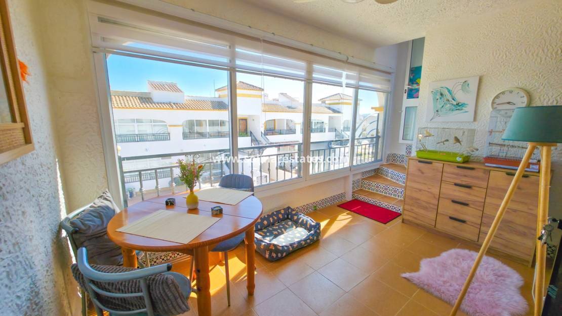 2 soverom Leilighet til salgs i Los Montesinos med svømmebasseng - € 135 000 (Ref: 9891045)