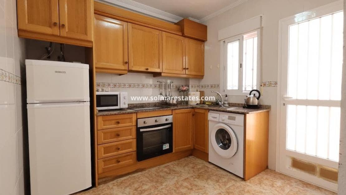 Casa de 2 habitaciones en Orihuela Costa en venta con piscina - 214.000 € (Ref: 9892955)