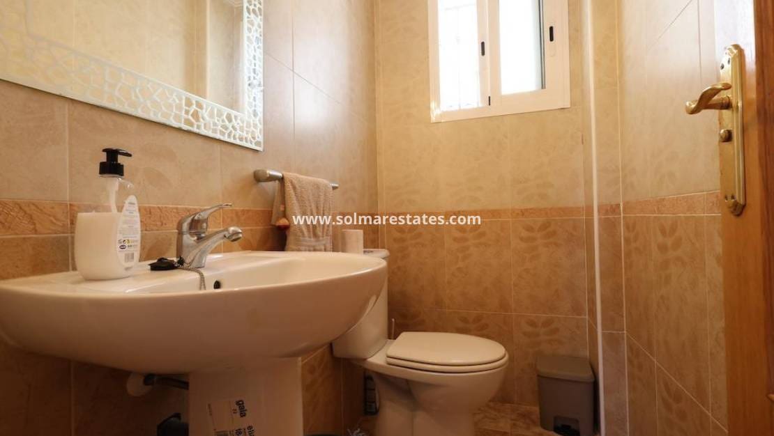 Casa de 2 habitaciones en Orihuela Costa en venta con piscina - 214.000 € (Ref: 9892955)
