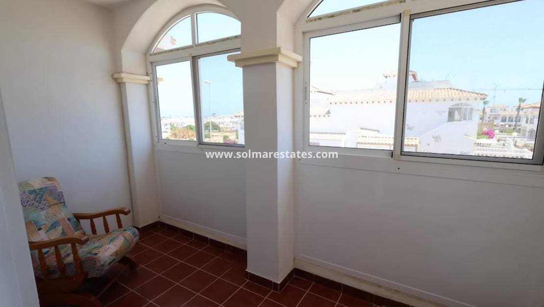 Casa de 2 habitaciones en Orihuela Costa en venta con piscina - 214.000 € (Ref: 9892955)