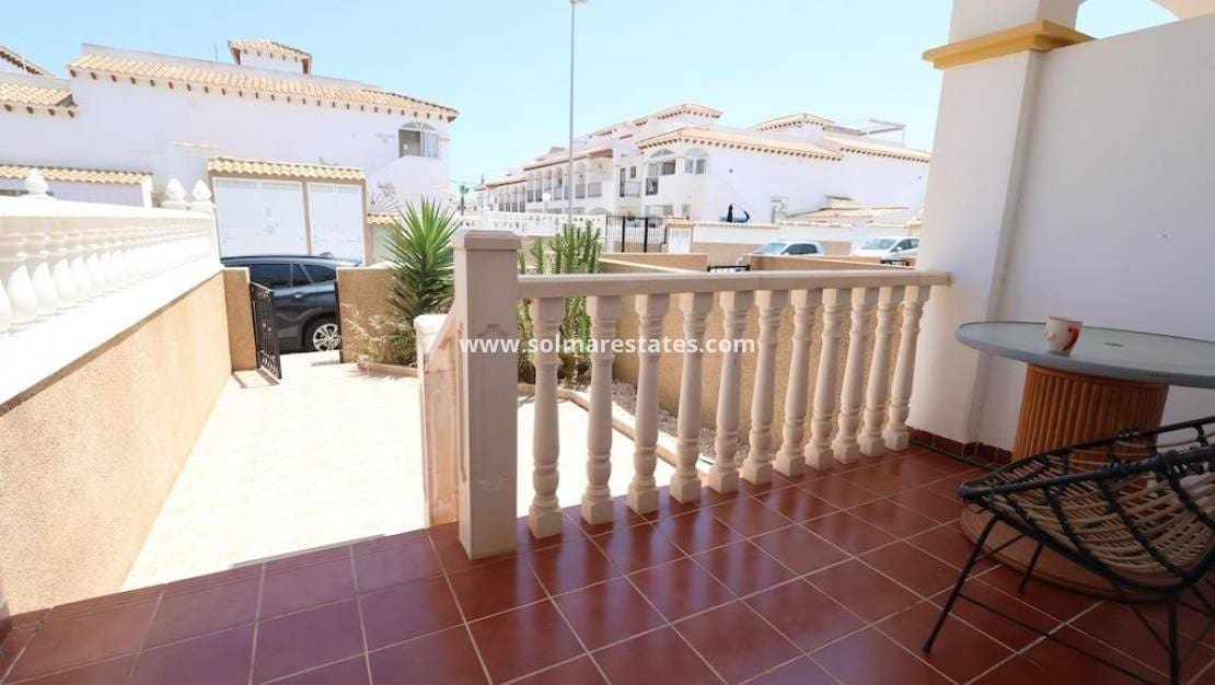 Casa de 2 habitaciones en Orihuela Costa en venta con piscina - 214.000 € (Ref: 9892955)