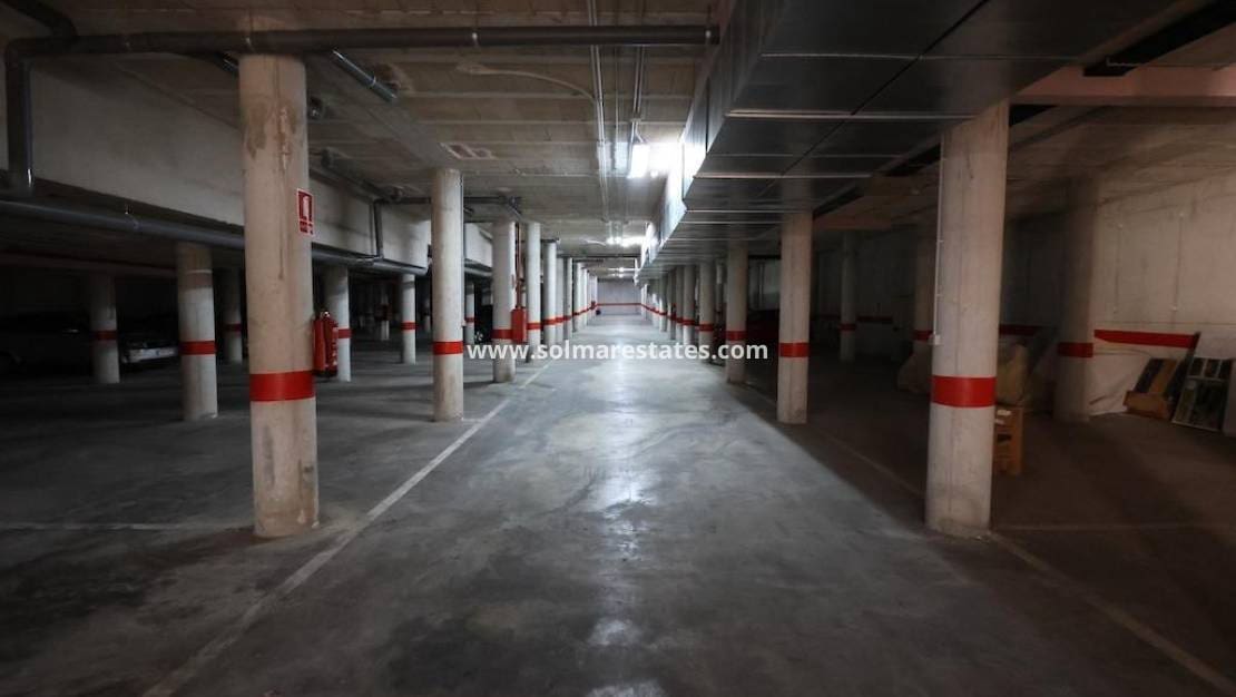 Casa de 2 habitaciones en Orihuela Costa en venta con piscina - 214.000 € (Ref: 9892955)